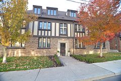 27 Mossom Road W, Toronto W01, ON, exterior