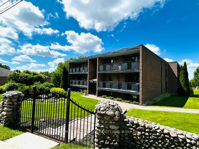 106 - 74 The Queensway South Road, Georgina, ON, exterior