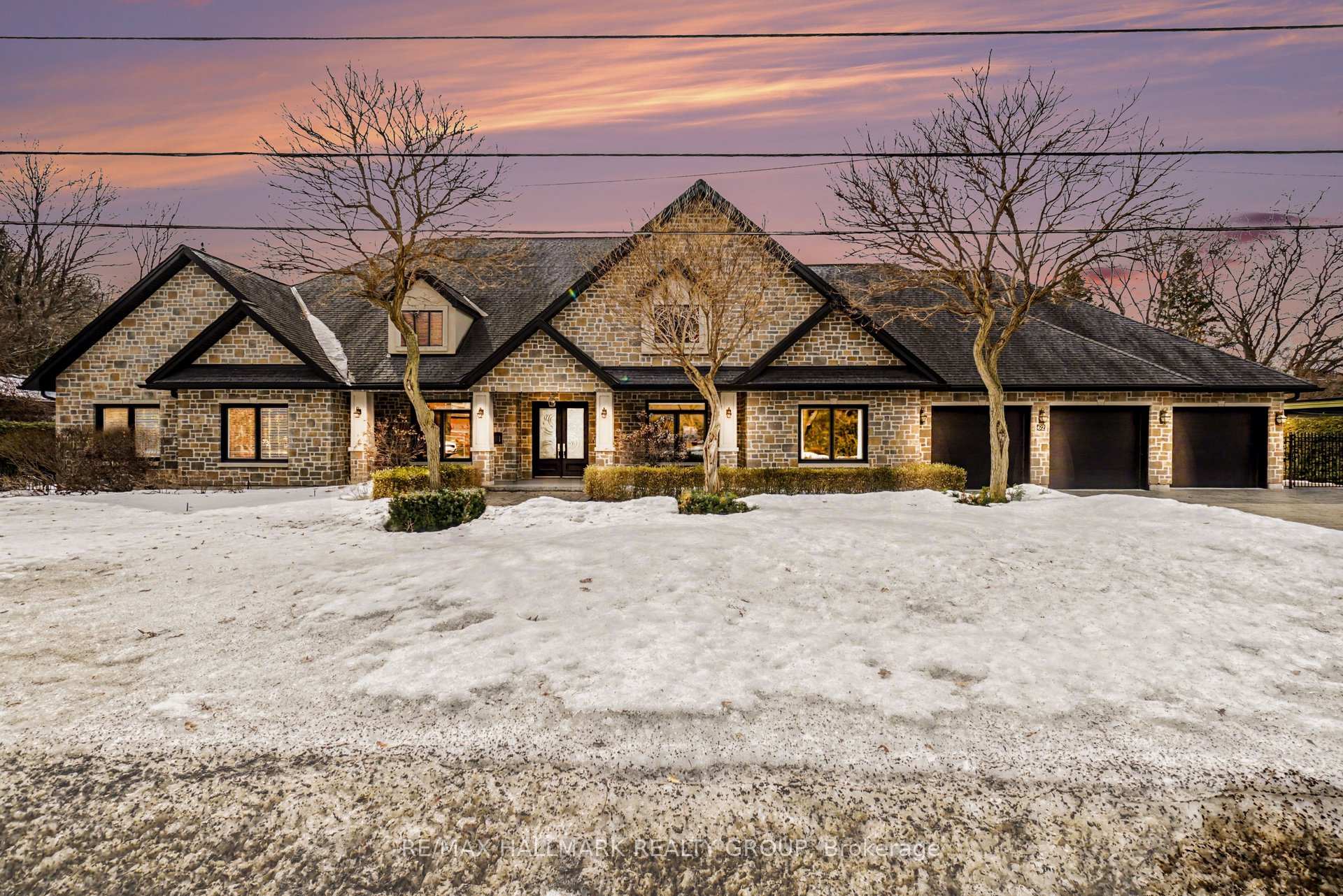 62 Rebecca Crescent, Beacon Hill North - South and Area, ON, exterior