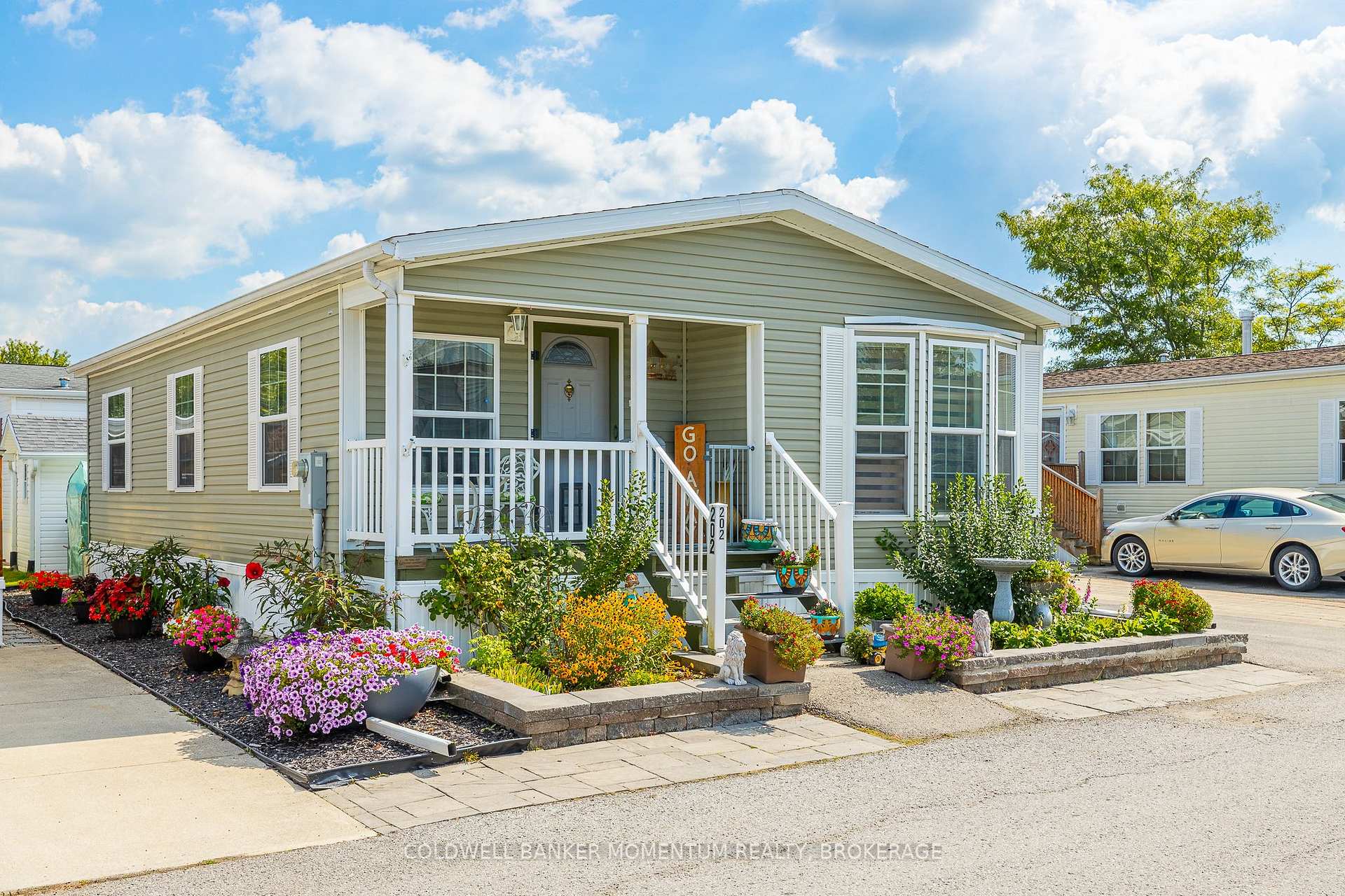 202 - 3033 Townline Road, Fort Erie, ON, exterior