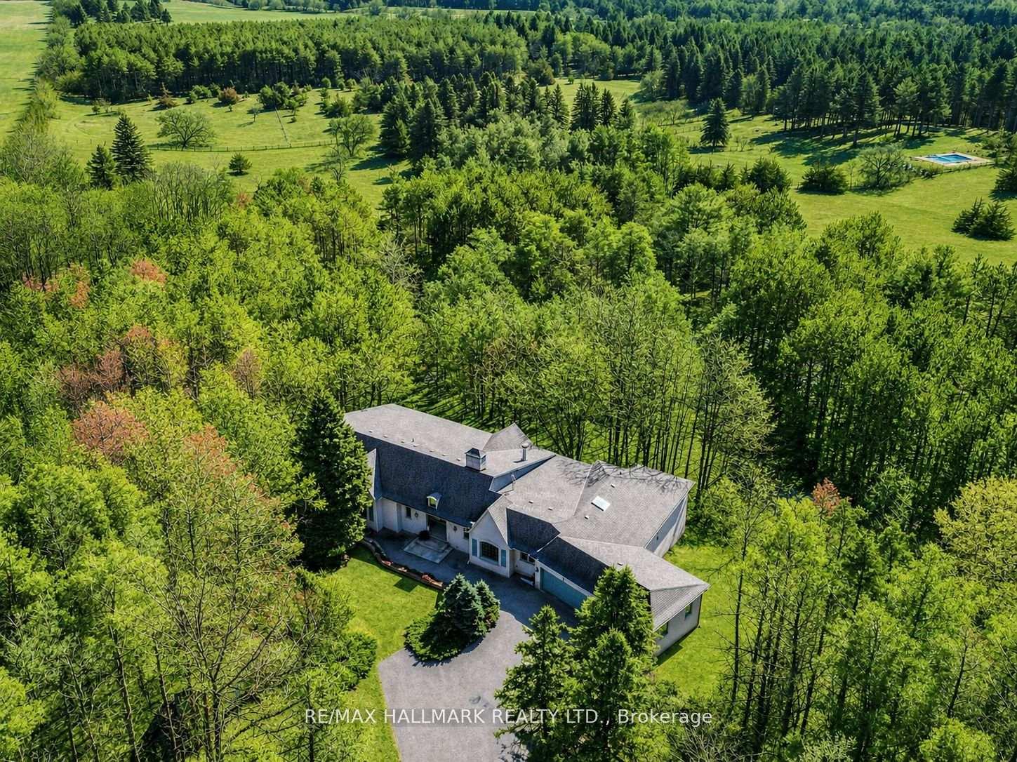 18381 McCowan Road, East Gwillimbury, ON, exterior