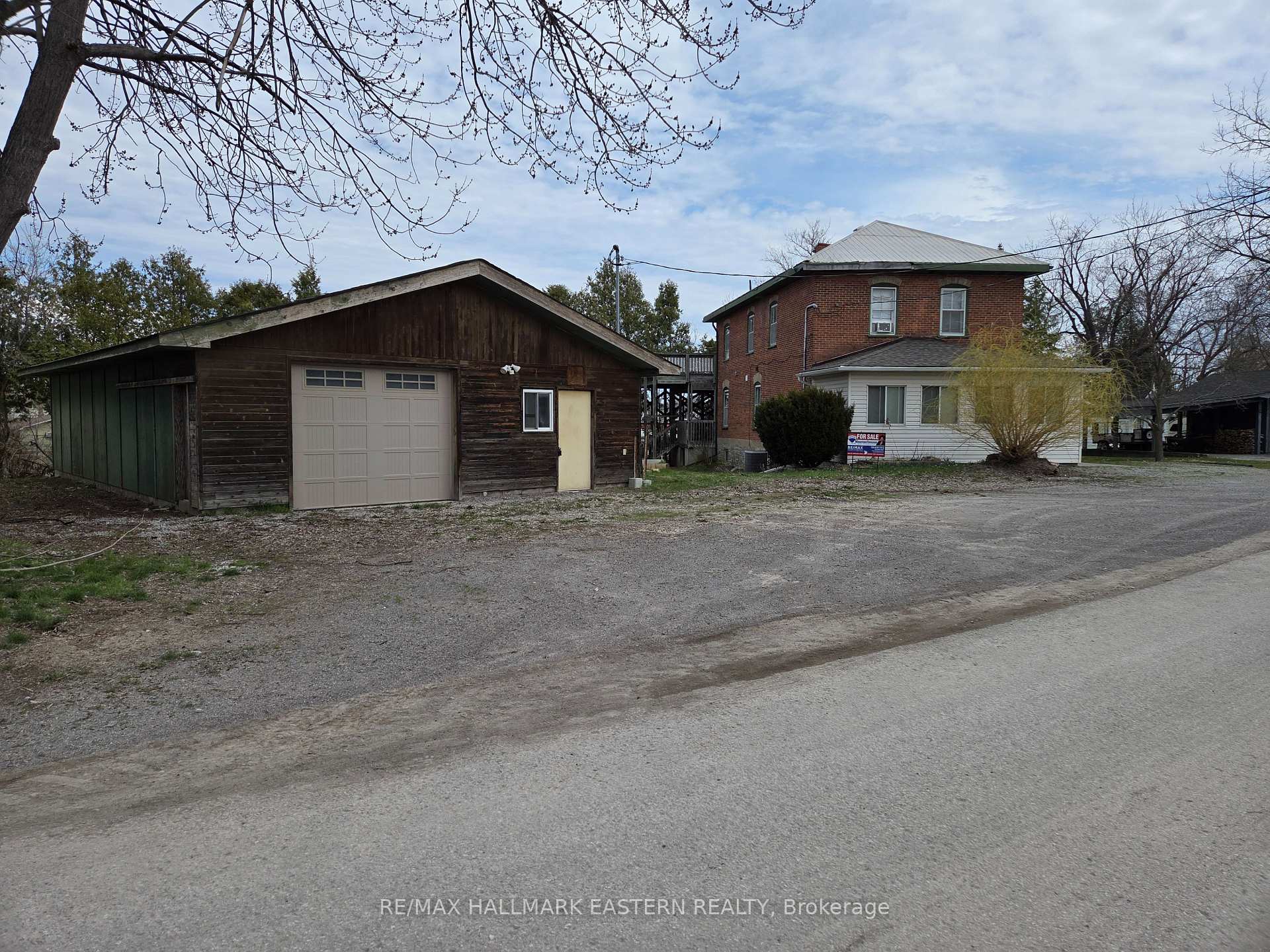 10 Hill Street, Selwyn, ON, exterior