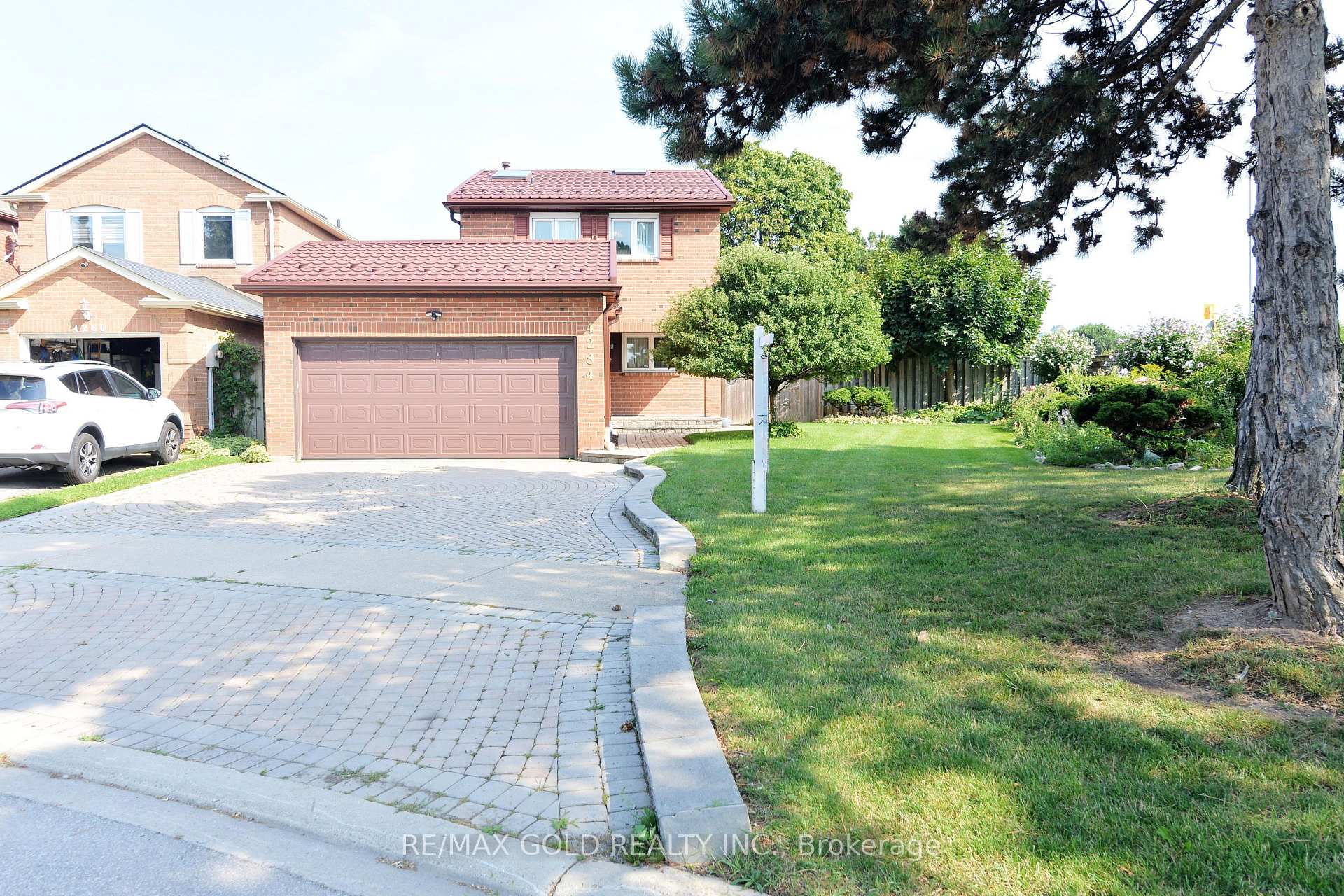 4284 Sawmill Valley Drive, Mississauga, ON, exterior