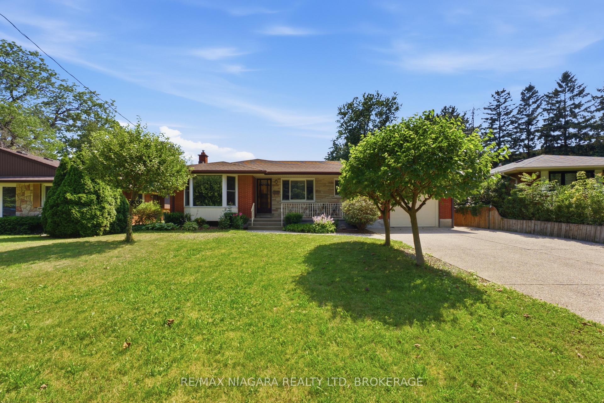 11 RICHELIEU Drive, St. Catharines, ON, exterior