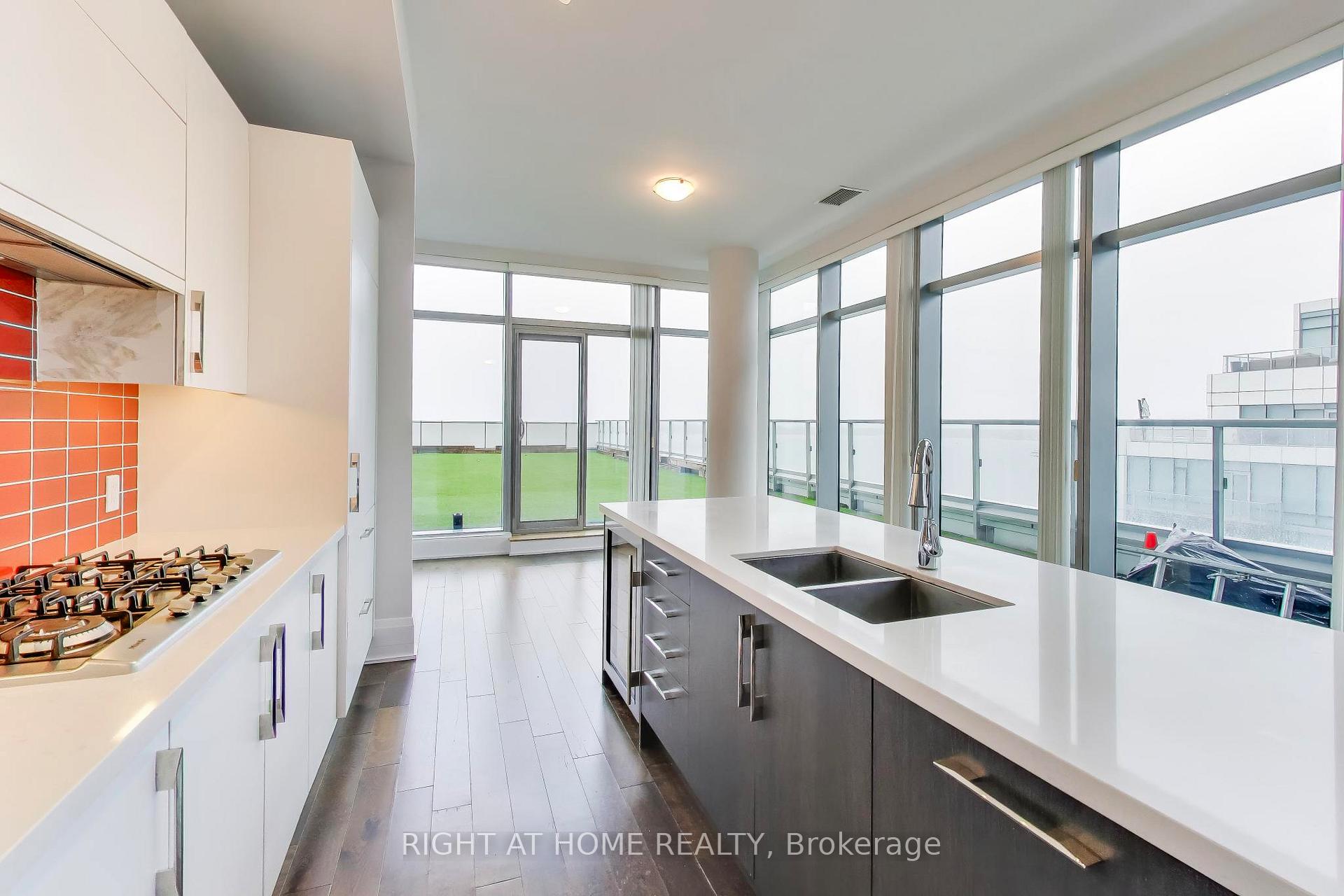 1126 - 39 Queens Quay E, Toronto C08, ON, exterior