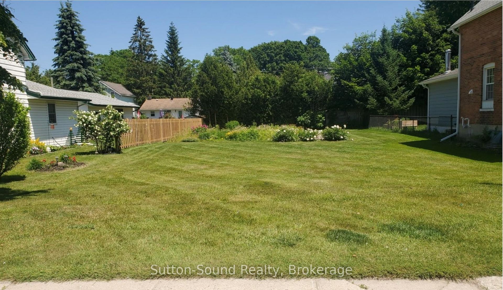 863 5th Avenue W, Owen Sound, ON, exterior