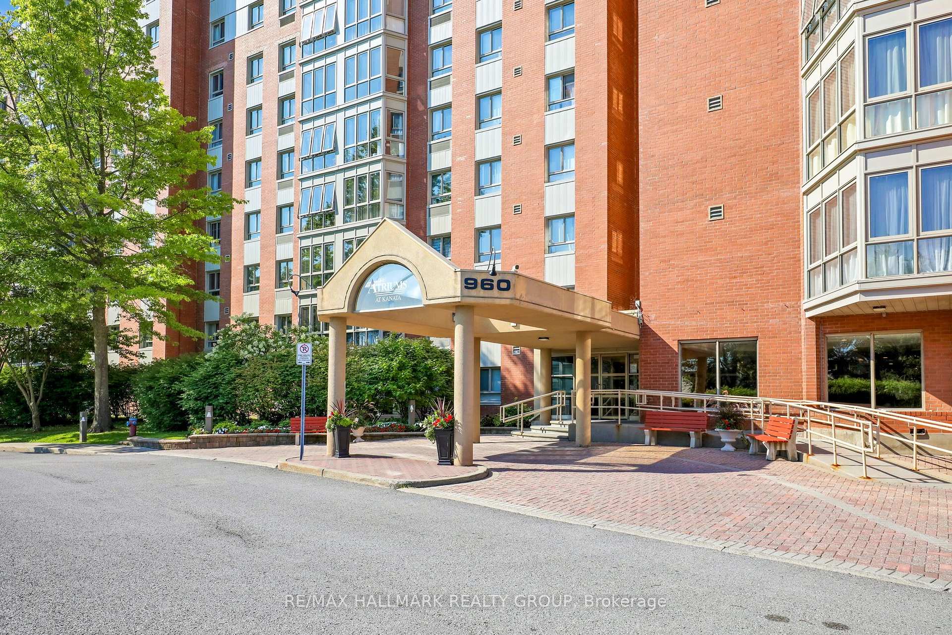 906 - 960 Teron Road, Kanata, ON, exterior