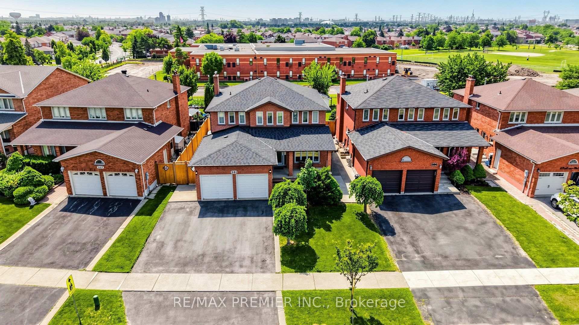 261 Morning Star Drive, Vaughan, ON, exterior