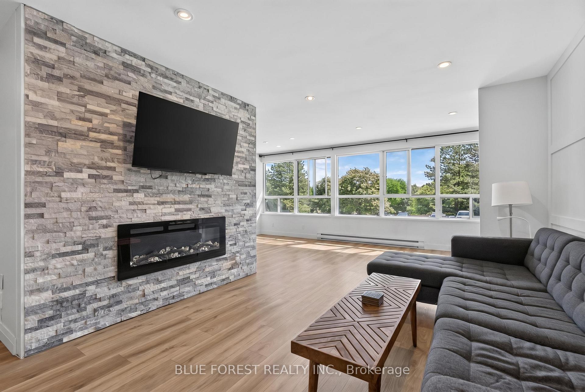 202 - 600 Grenfell Drive, London North, ON, exterior