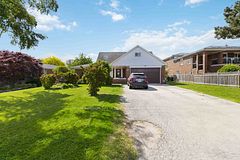 73 St Andrews Boulevard, Toronto W09, ON, exterior