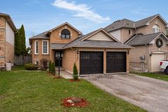 222 Wessenger Drive, Barrie, ON, exterior