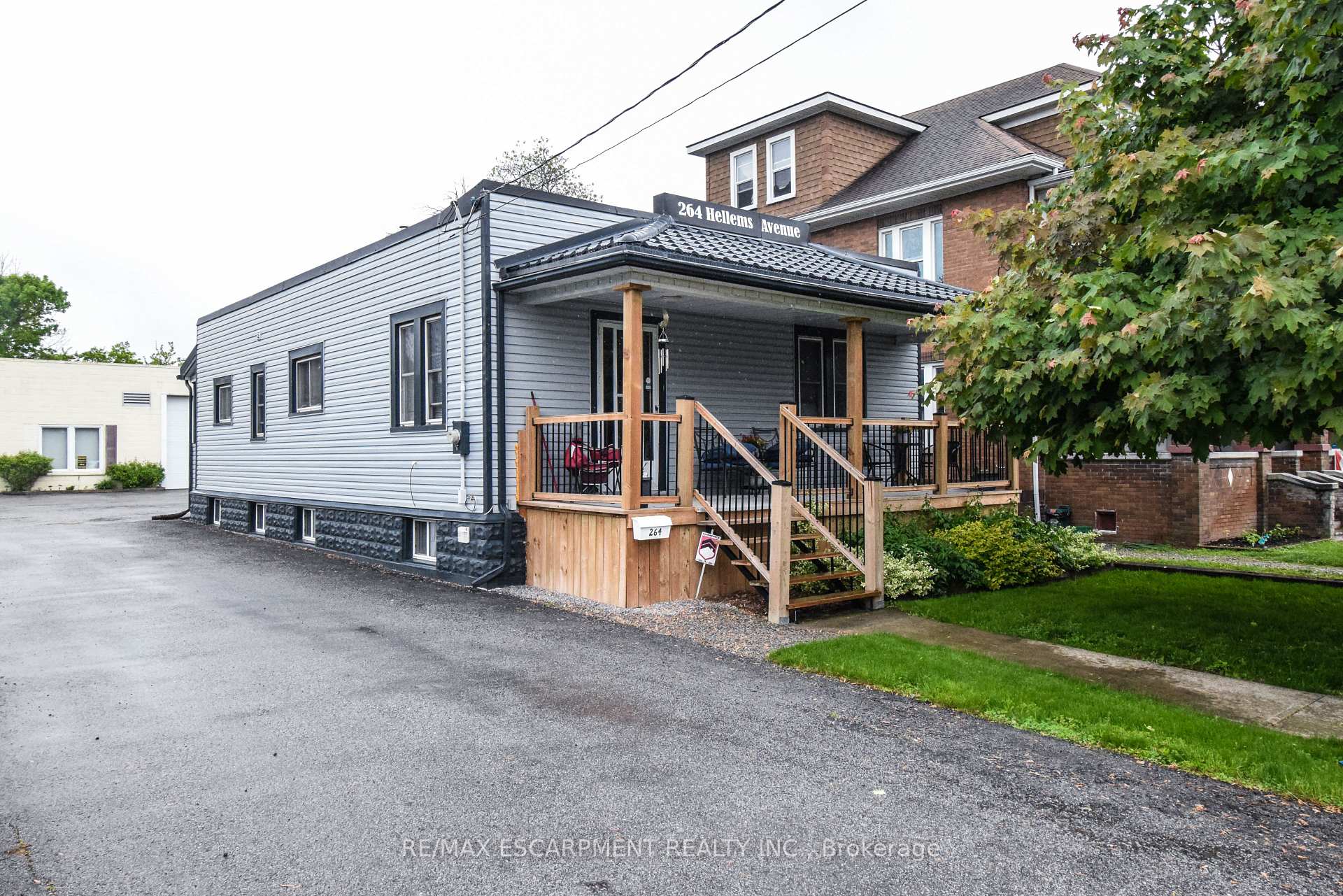 Address withheld, Welland, ON, exterior
