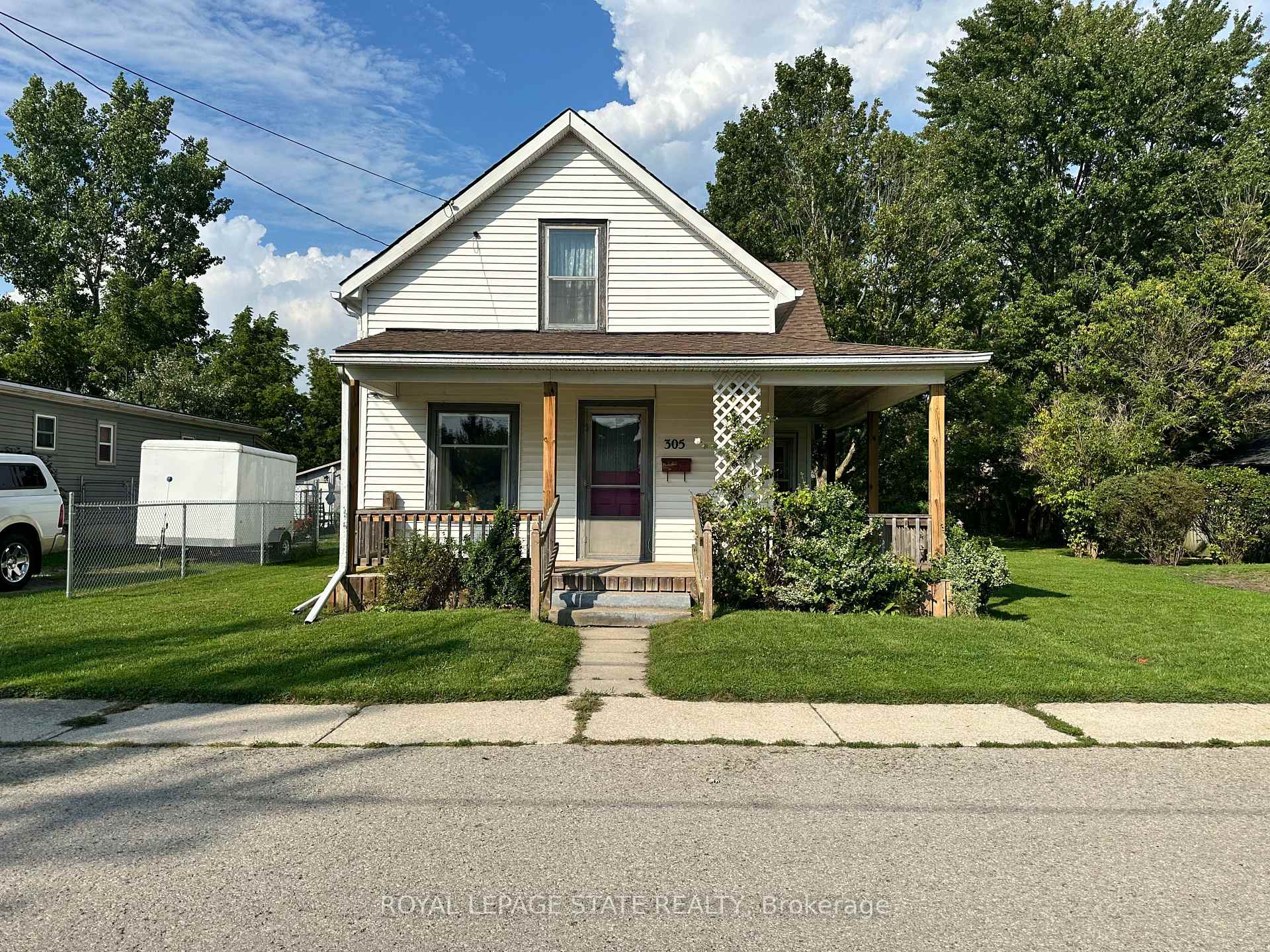 305 North Cayuga Street W, Haldimand, ON, exterior
