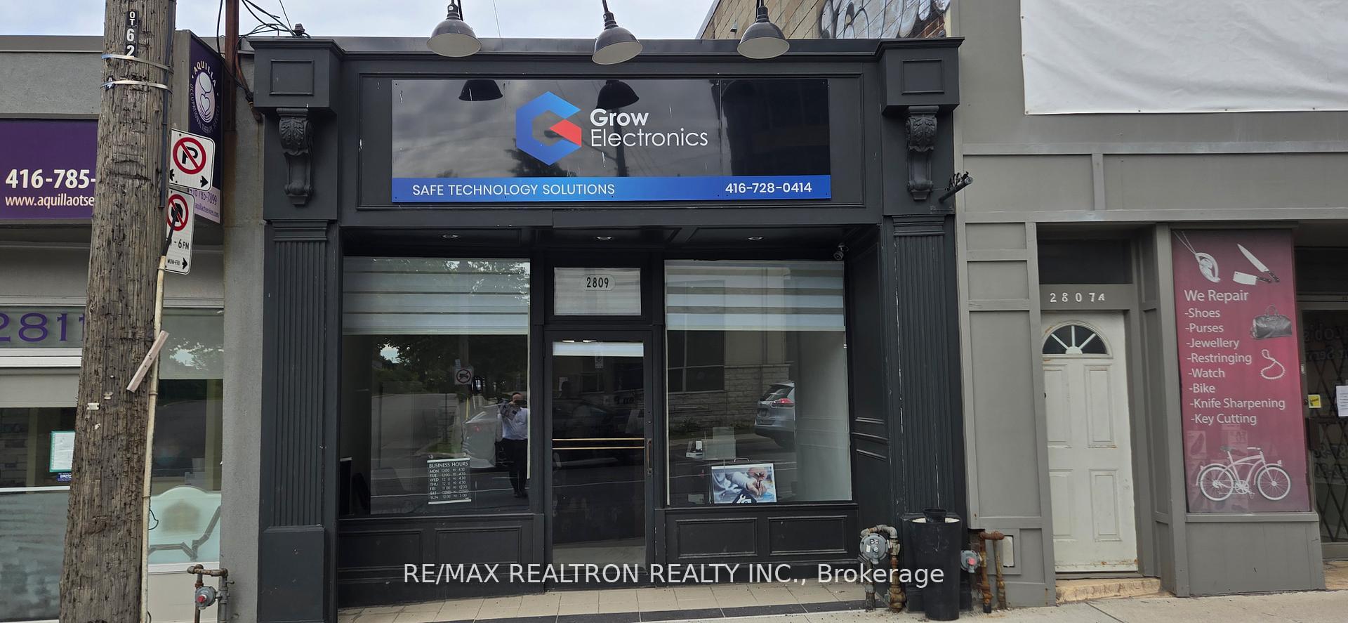 2809 Bathurst Street N, Toronto C04, ON, exterior