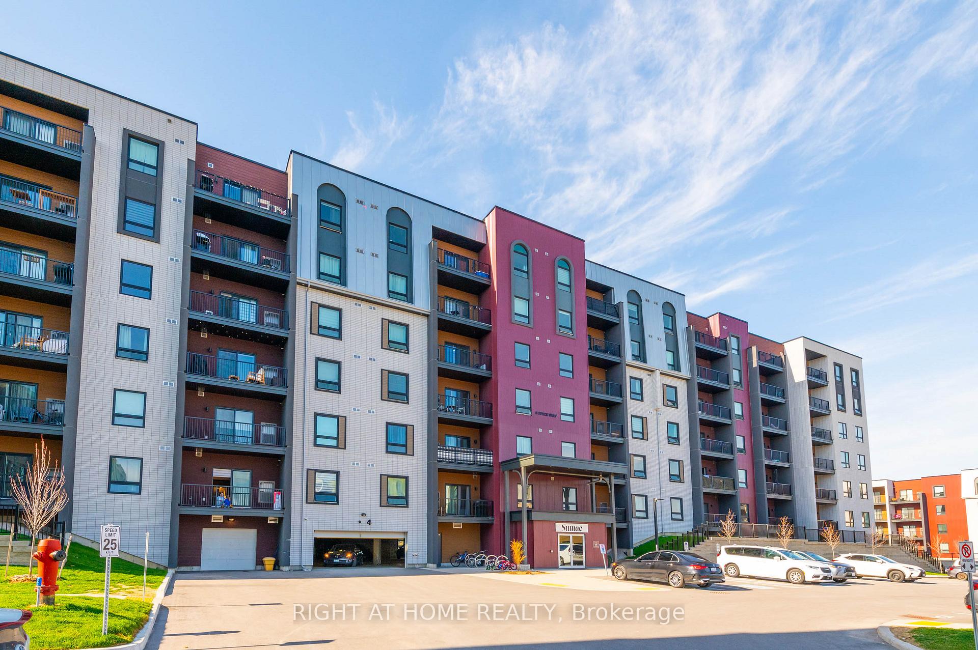 202 - 4 Spice Way, Barrie, ON, exterior