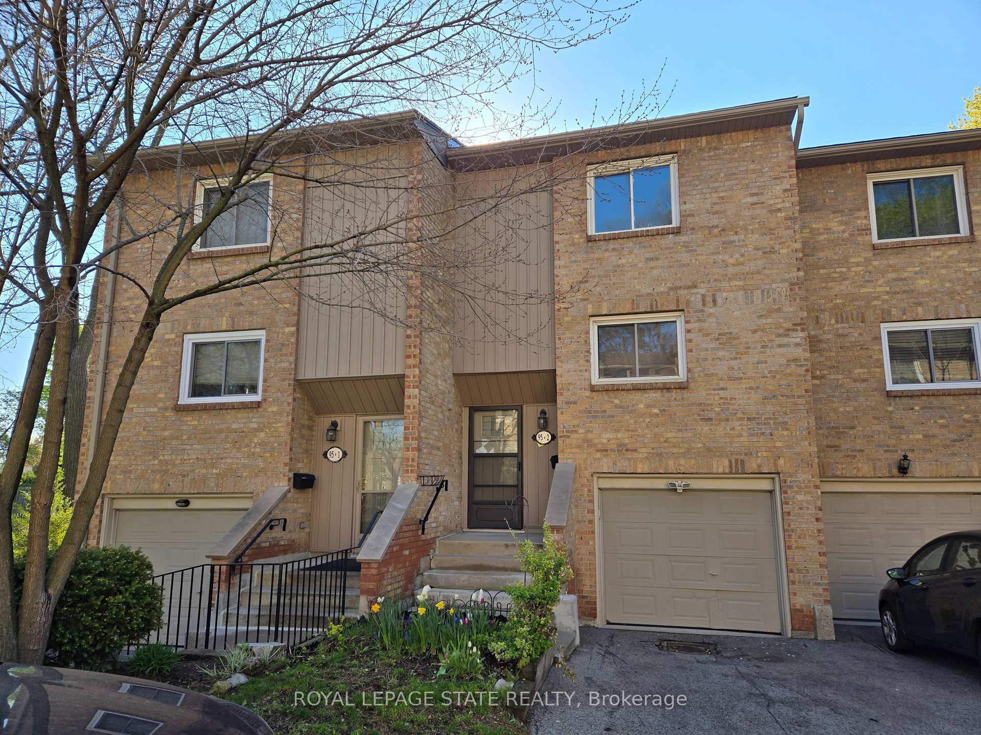 2 - 95 Fonthill Road, Hamilton, ON, exterior