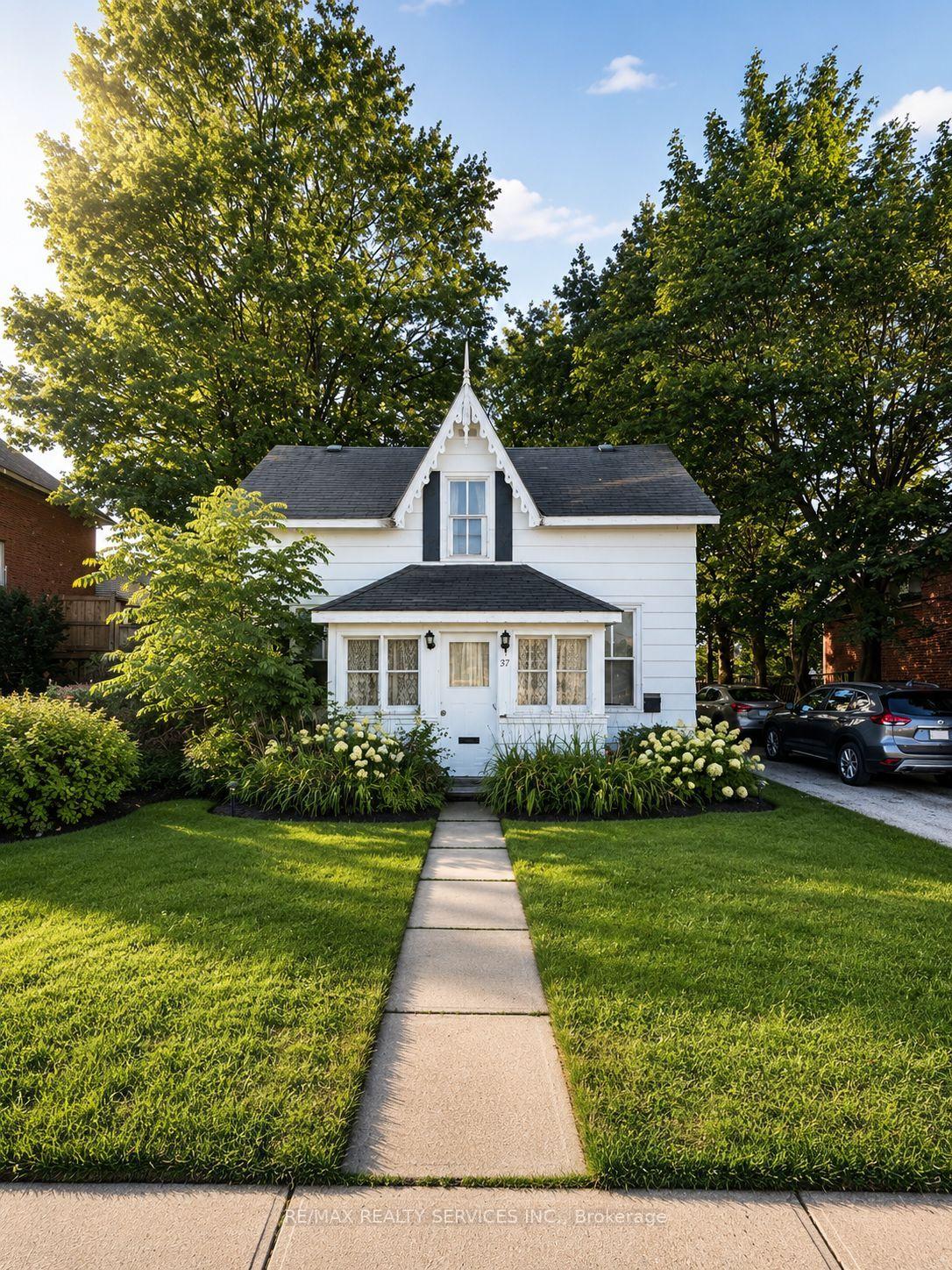 787 10th Street E, Owen Sound, ON, exterior