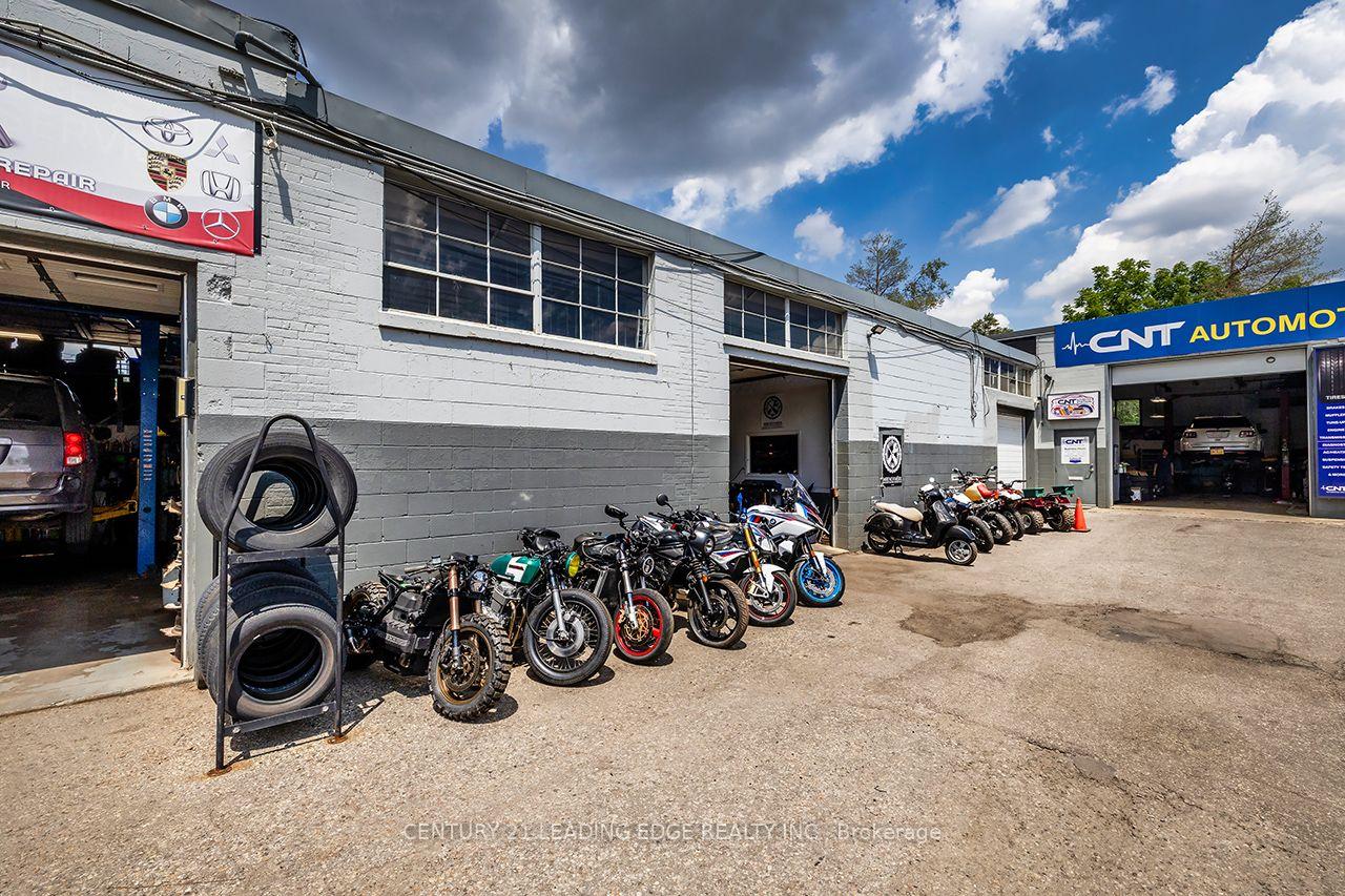 3 - 395 Red Maple Road, Richmond Hill, ON, exterior