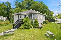 1 Maple Grove Street, Whitchurch-Stouffville, ON, exterior
