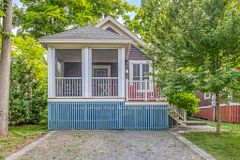 178 - 11 Farm View Lane, Prince Edward County, ON, exterior