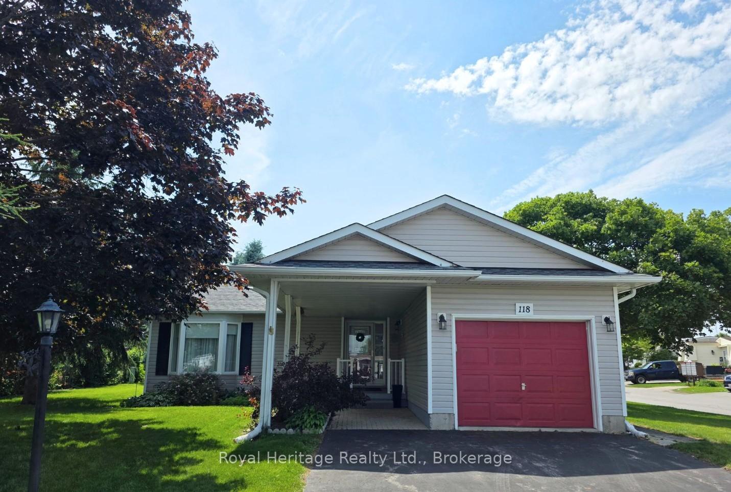 118 Bluffs Road, Clarington, ON, exterior