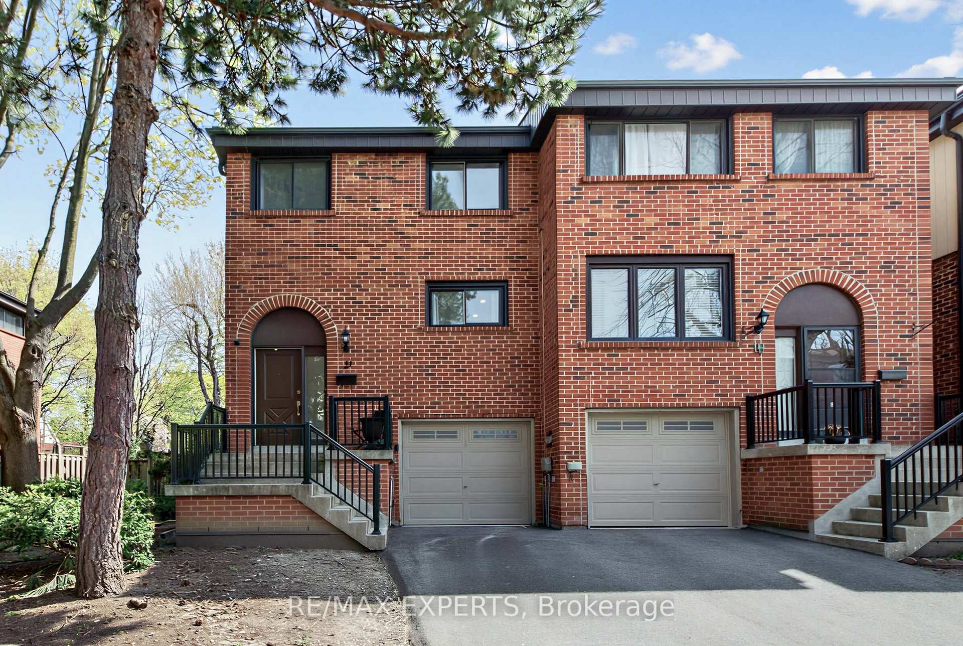 21 Maple Branch Path, Toronto W09, ON, exterior