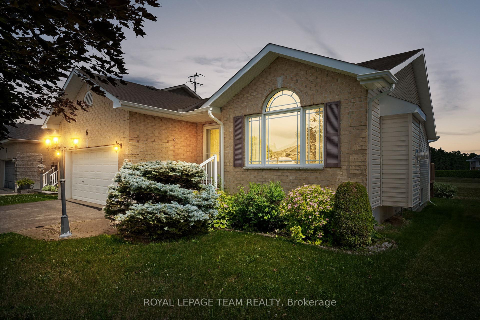 6 Stonehaven Way, Arnprior, ON, exterior