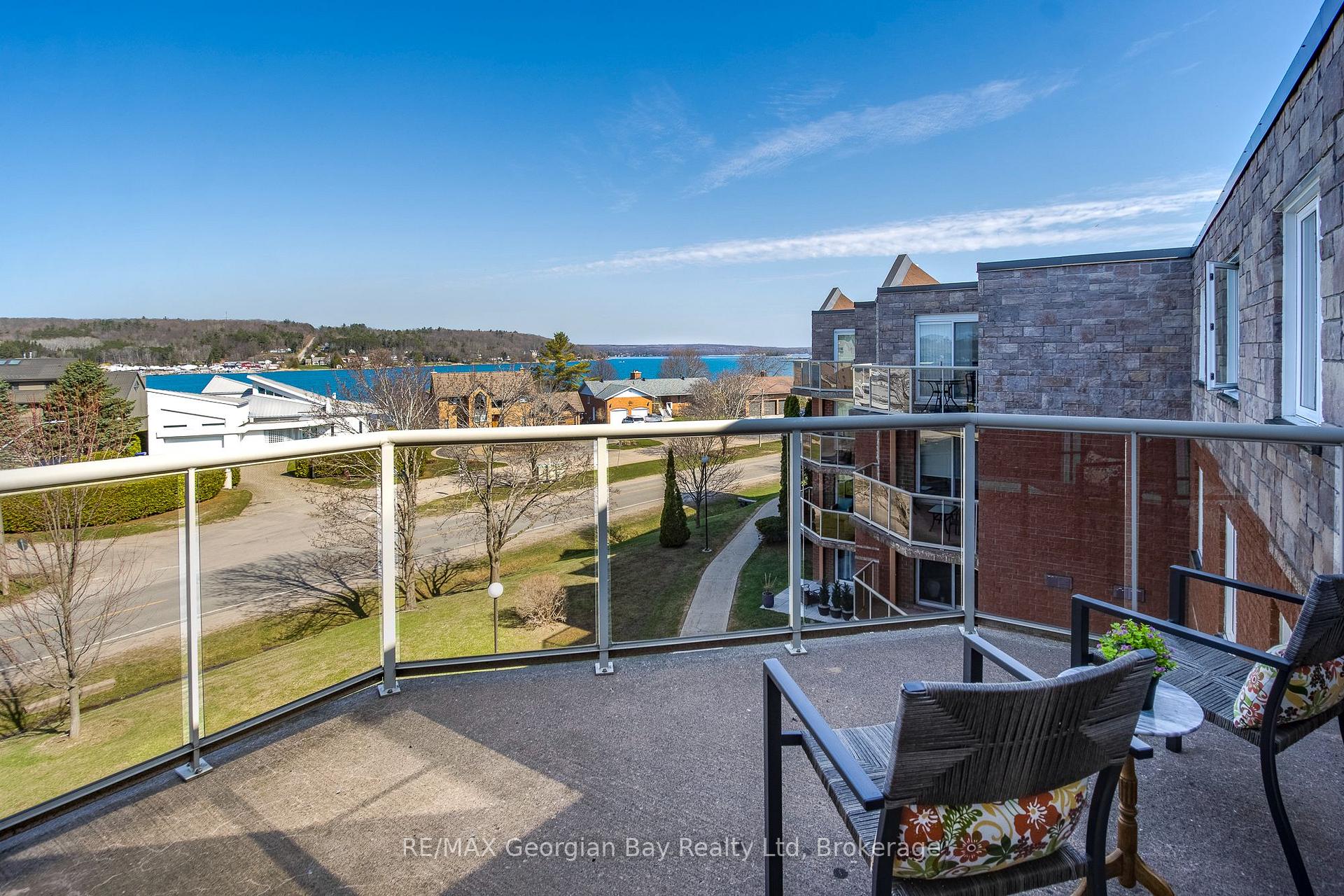 404 - 11 Beck Boulevard, Penetanguishene, ON, exterior