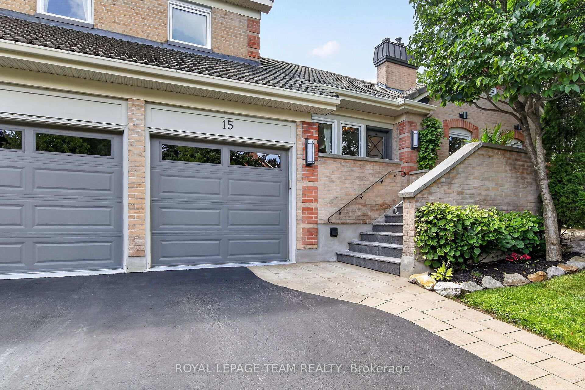 15 Kintail Court, Stittsville - Munster - Richmond, ON, exterior
