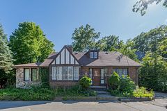 1462 Hurontario Street, Mississauga, ON, exterior