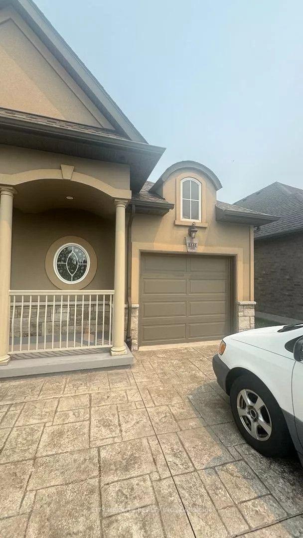 8446 Jennfer Crescent, Niagara Falls, ON, exterior