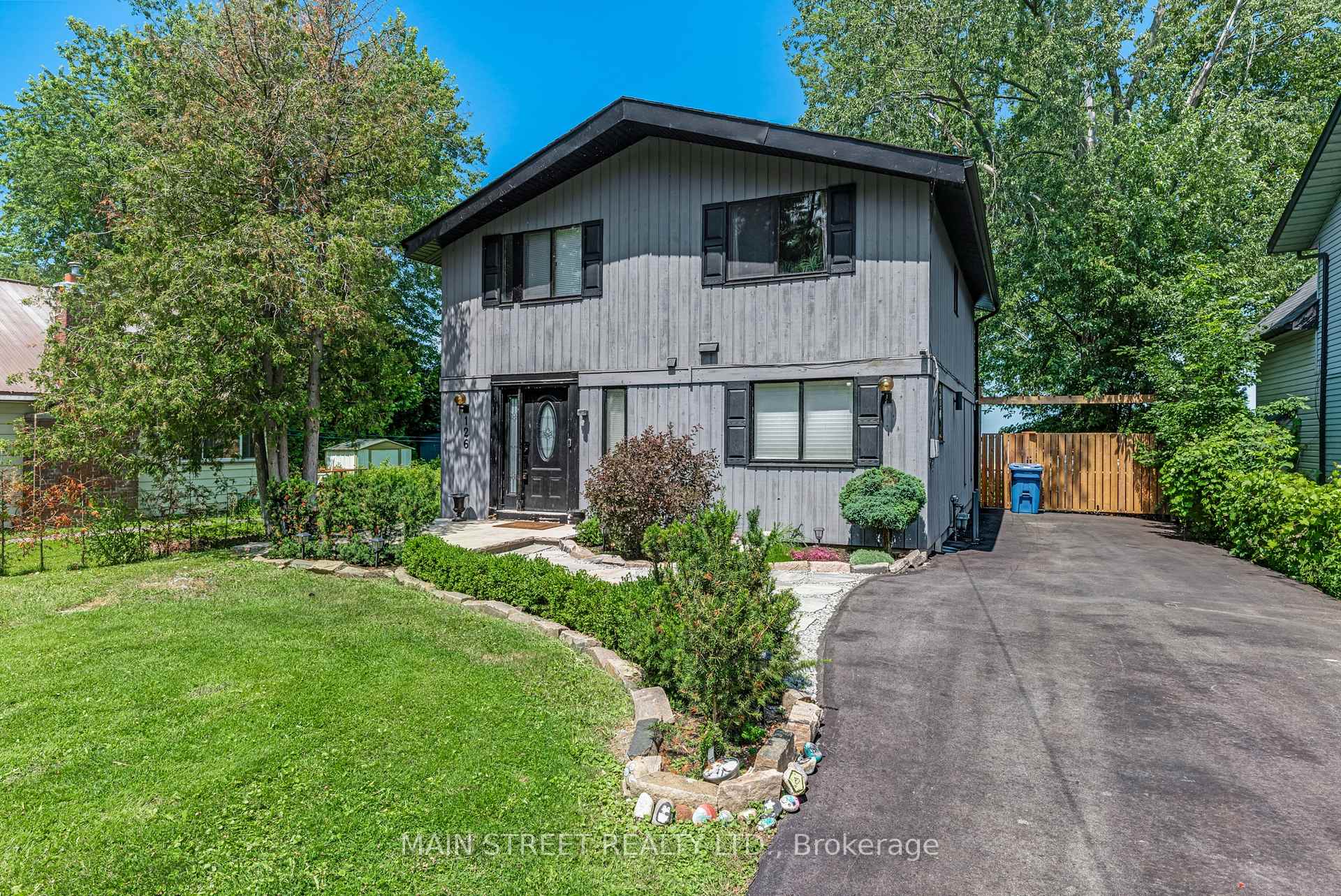 126 Moore's Beach Road, Georgina, ON, exterior