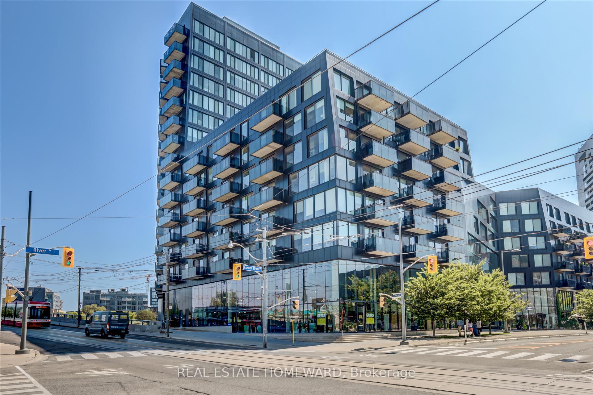 817 - 51 Trolley Crescent, Toronto C08, ON, exterior