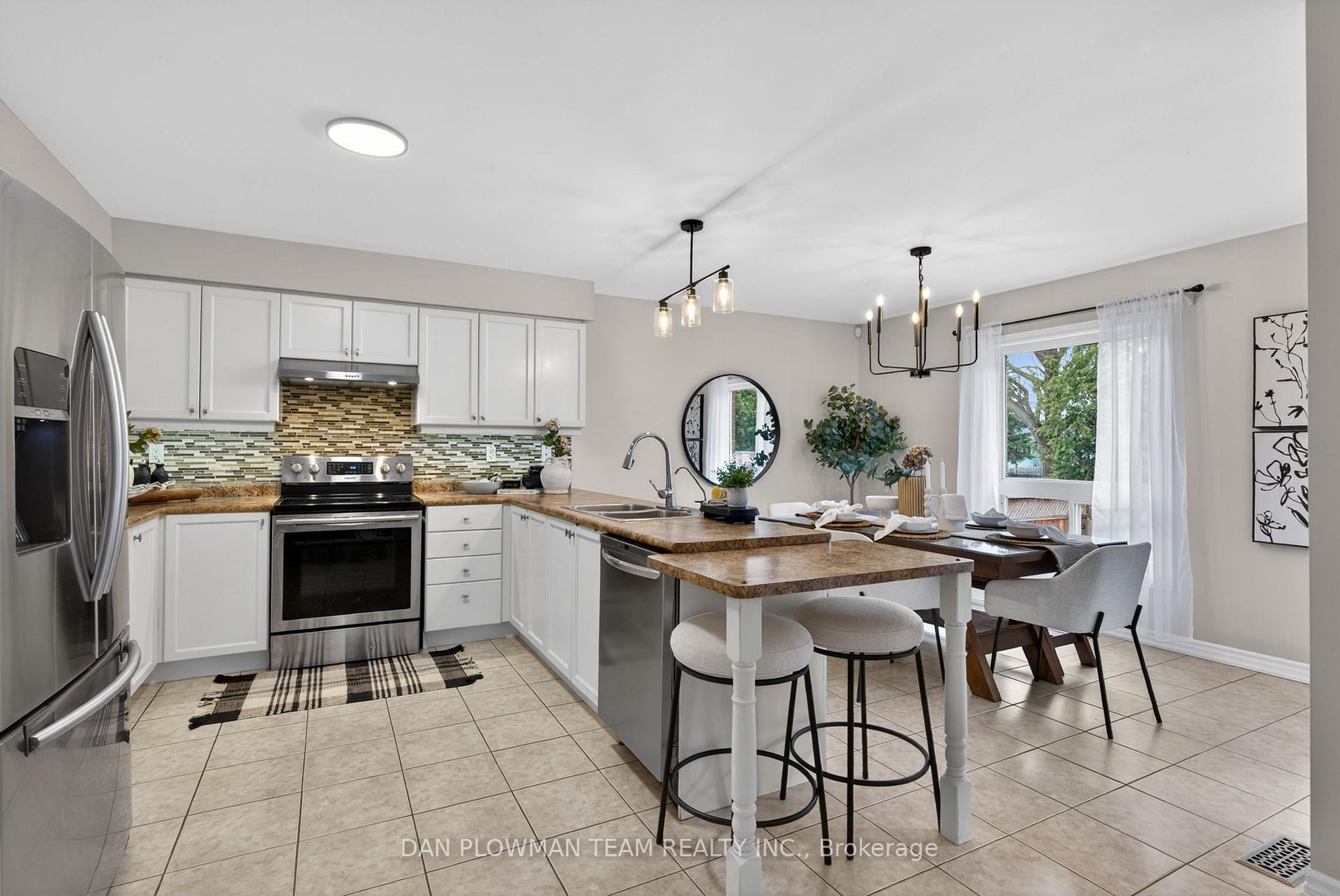 10 Springbank Road, Kawartha Lakes, ON, exterior