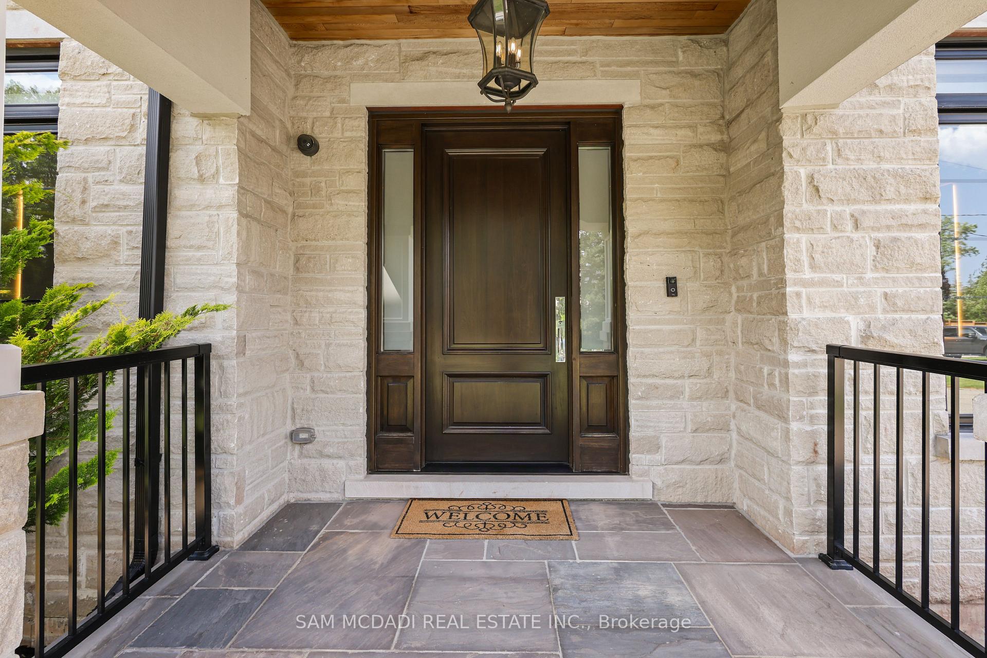 390 Sandhurst Drive, Oakville, ON, exterior