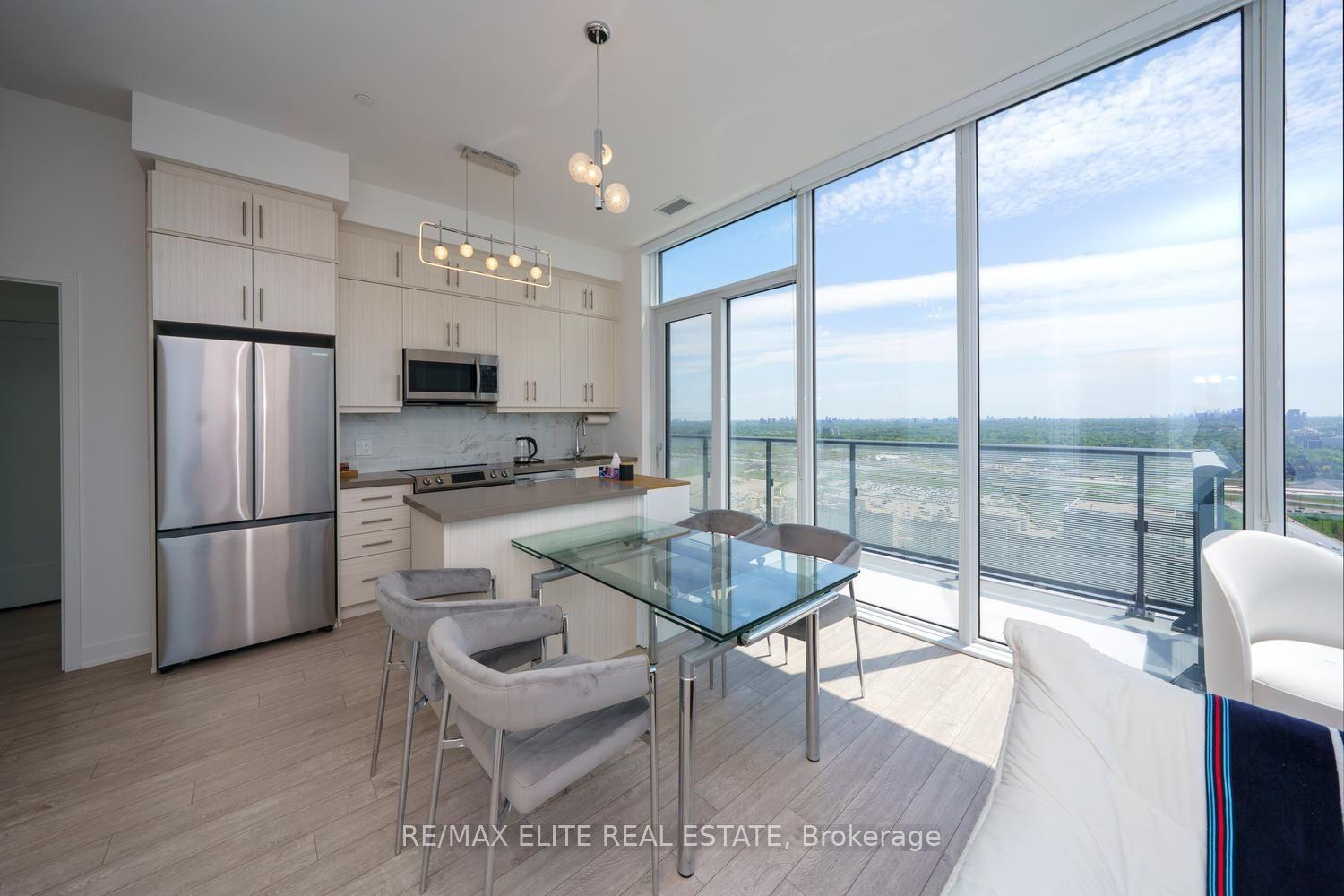 PH 10 - 105 Oneida Crescent, Richmond Hill, ON, exterior