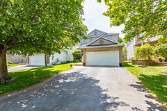11 LANGFORD Crescent, Kanata, ON, exterior