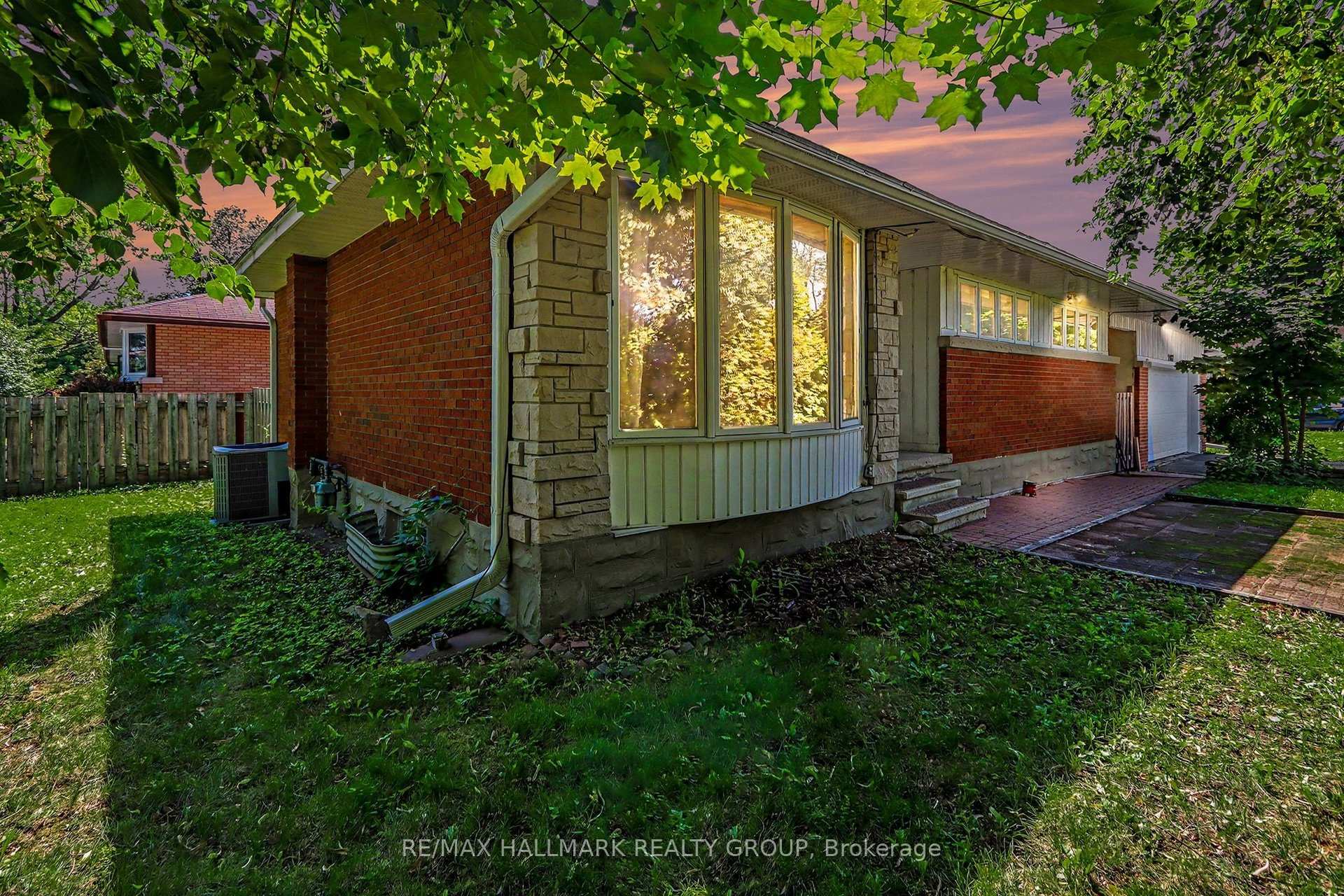 2067 Bangor Street, Elmvale Acres and Area, ON, exterior