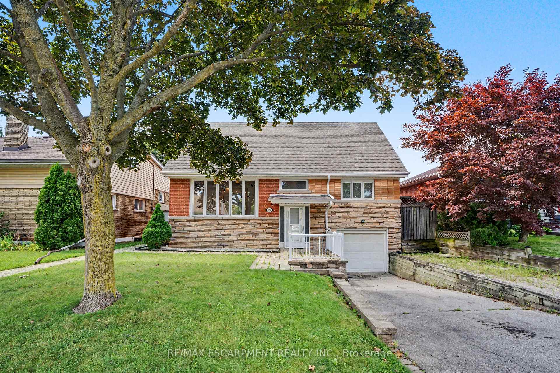 100 Hardale Crescent, Hamilton, ON, exterior