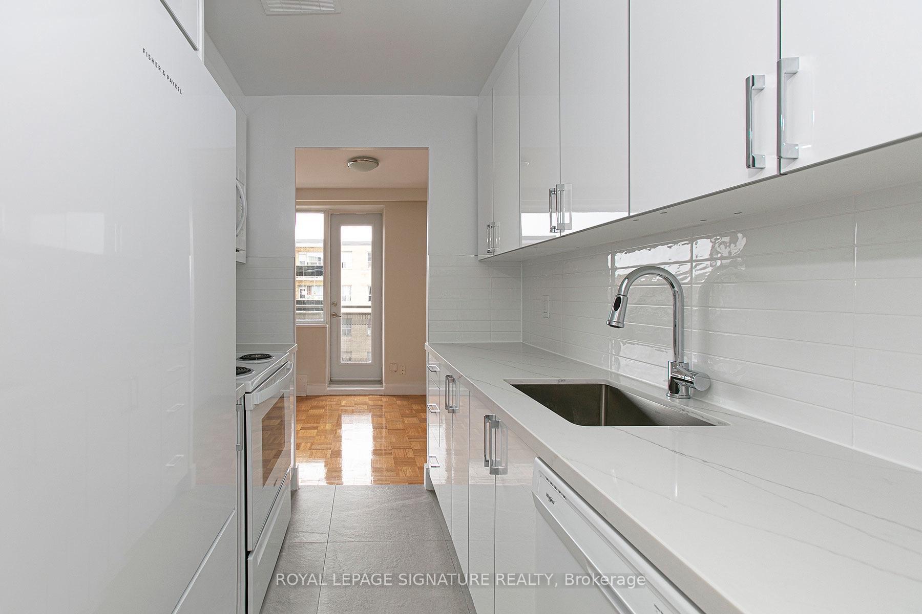 203 - 2 Grandstand Place, Toronto C11, ON, exterior