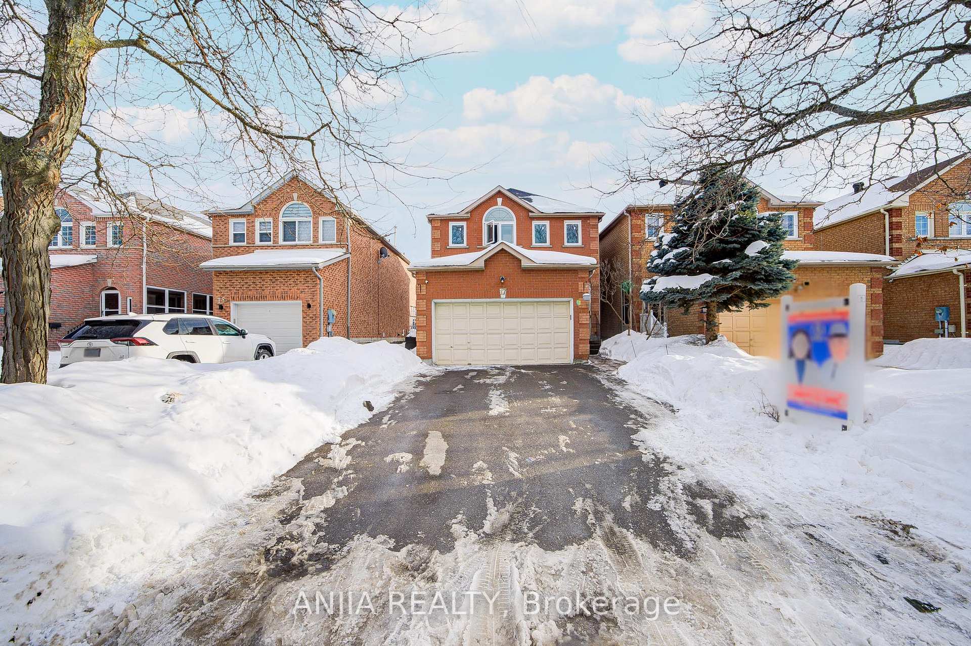 17 Kenborough Court, Markham, ON, exterior
