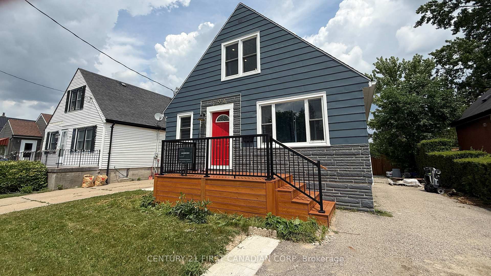 2 - 294 Vancouver Street, London East, ON, exterior