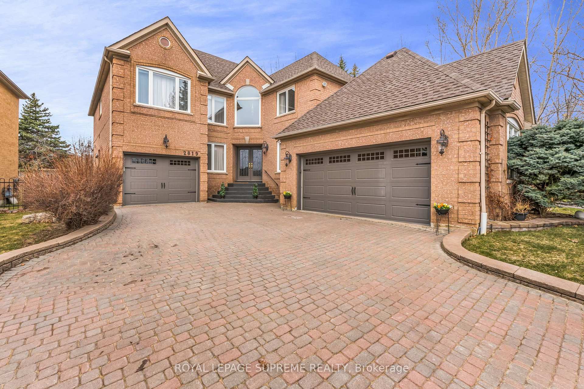 2819 Duncairn Drive, Mississauga, ON, exterior