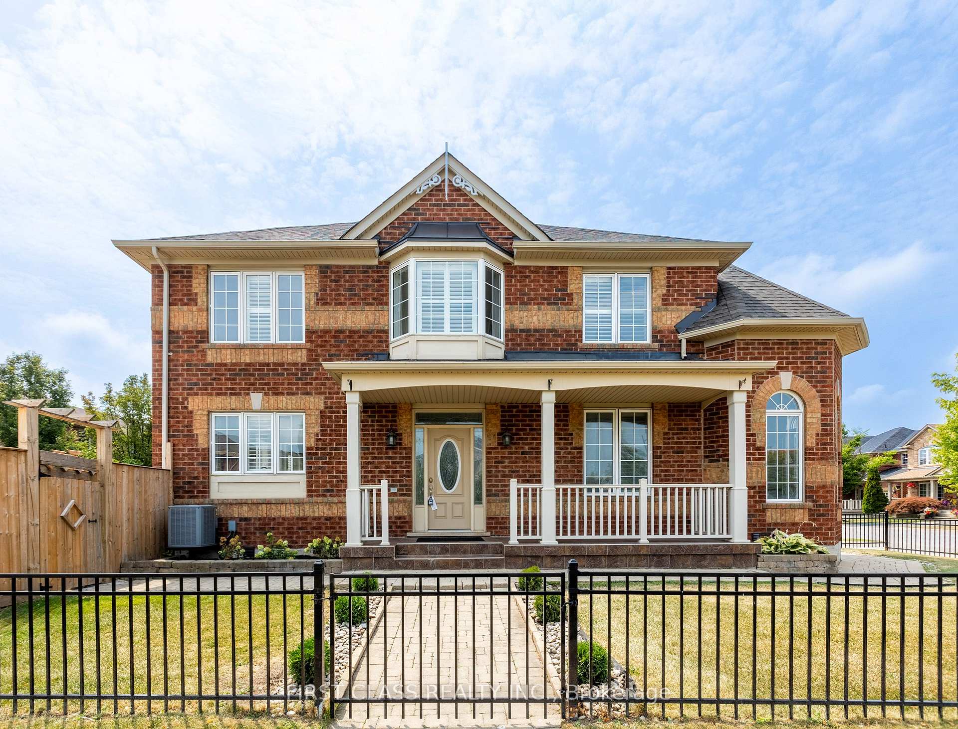 802 Yates Drive, Milton, ON, exterior