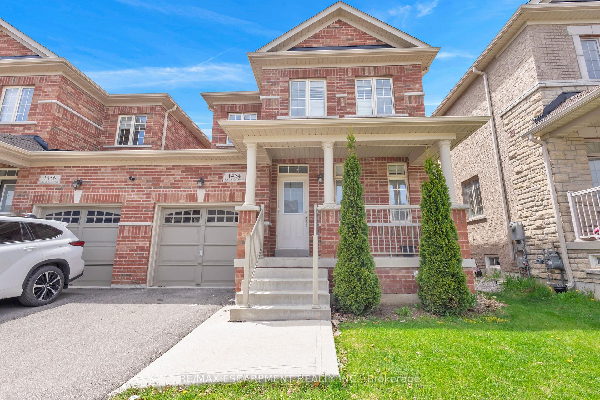 1454 Chretien Street, Milton, ON, exterior