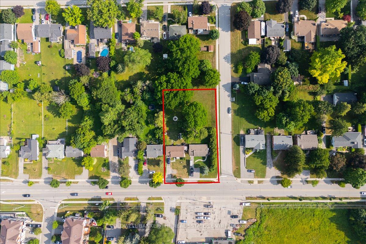 104 Eagle Street, Newmarket, ON, exterior