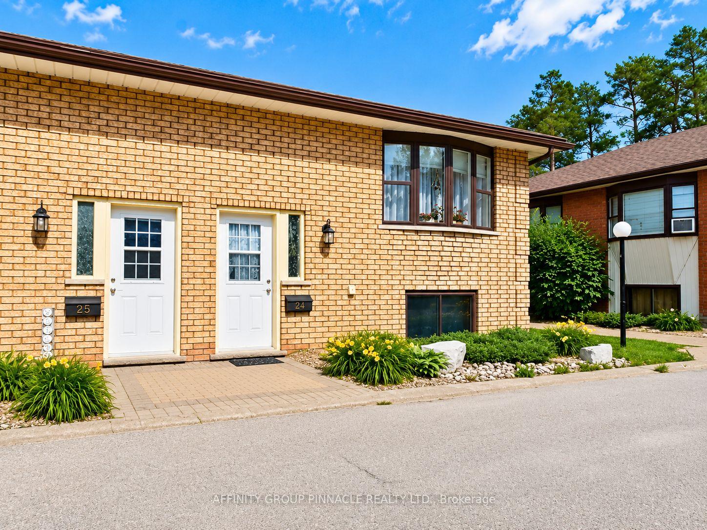 24 - 115 Mary Street W, Kawartha Lakes, ON, exterior