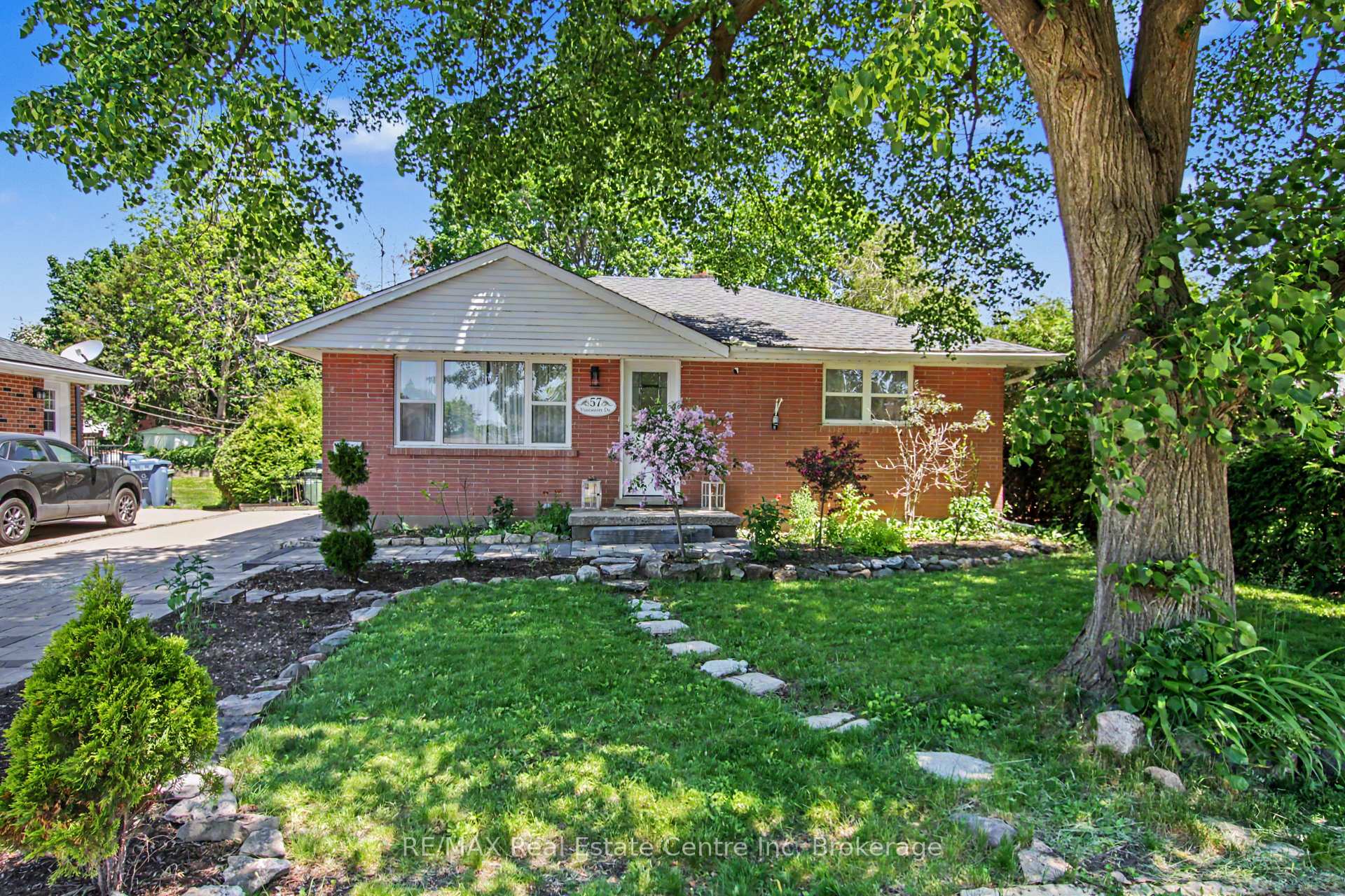 57 Vancouver Drive, Guelph, ON, exterior
