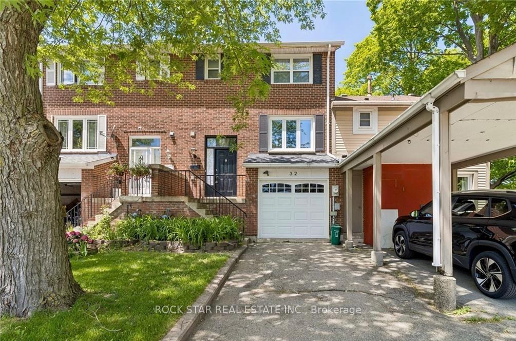 32 Lansing Square, Brampton, ON, exterior