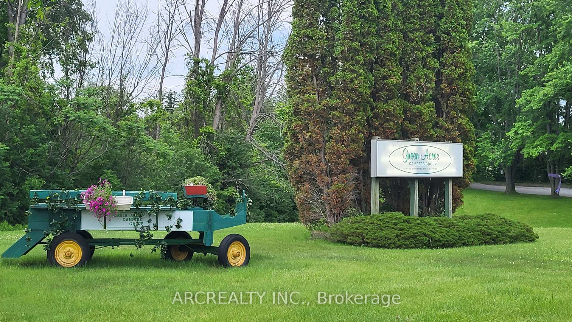 27 Horseshoe Circle, Georgina, ON, exterior